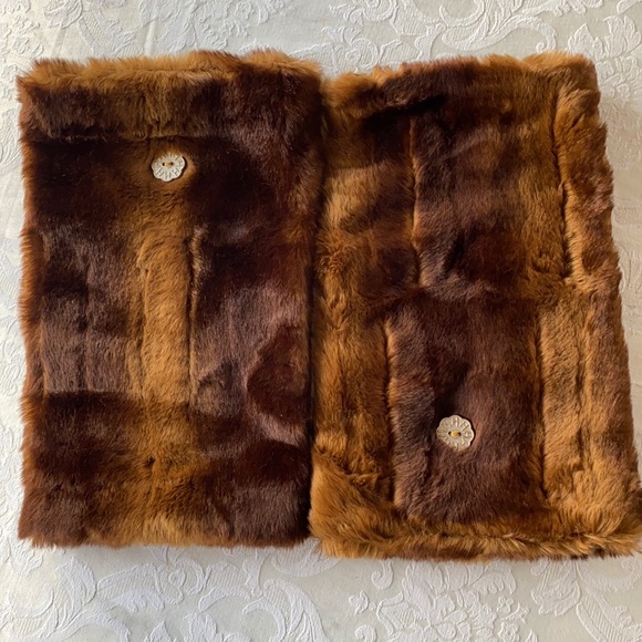 HUGGRZ fur boot covers - Picture 1 of 3